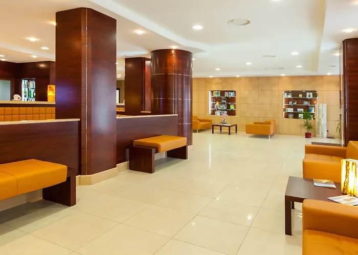 Bv President מלון