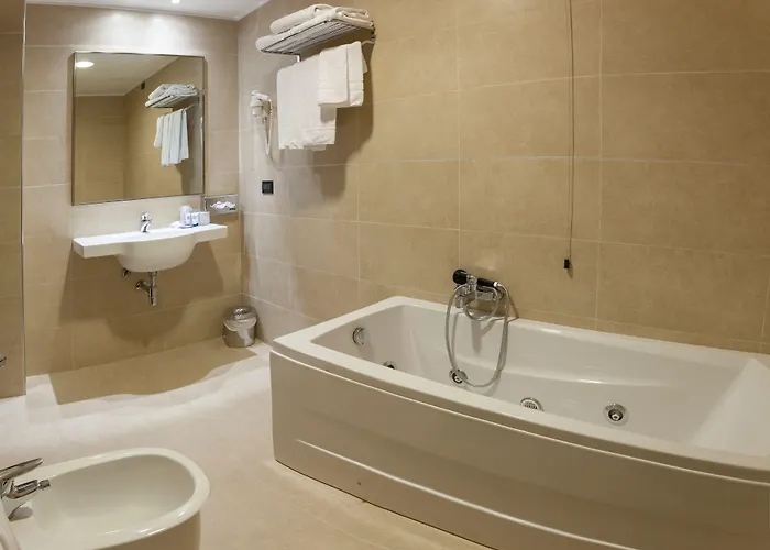 מלון Bv President 4*