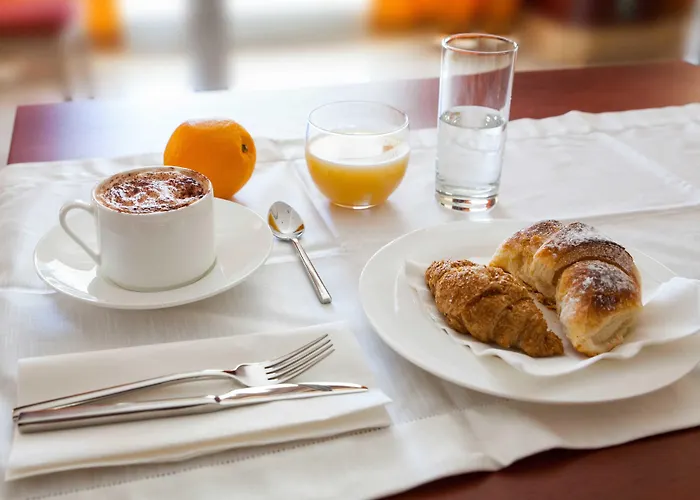 Bv President מלון