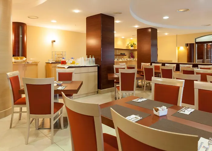 מלון Bv President רנדה