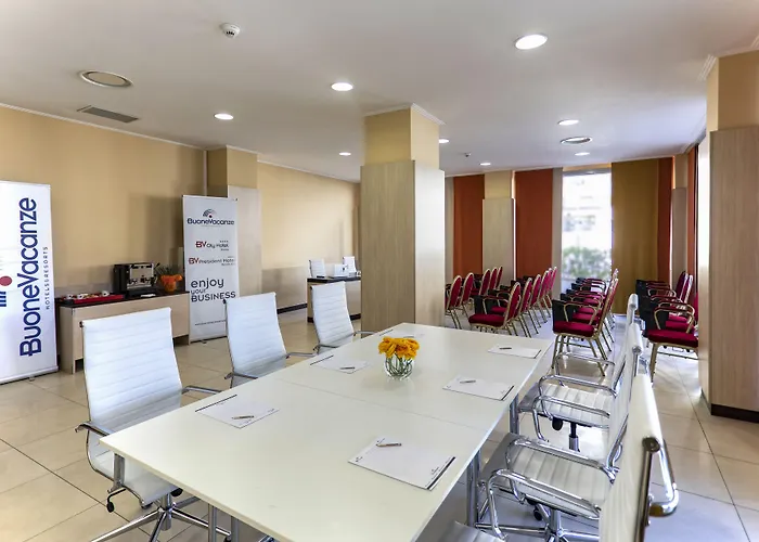 Bv President מלון