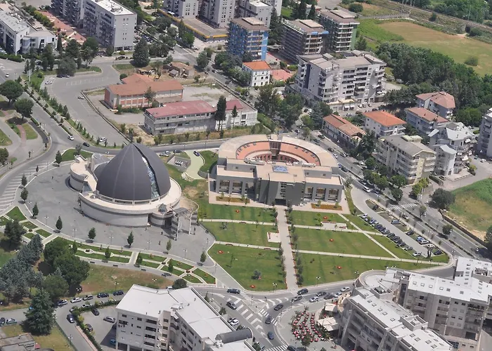 מלון Bv President רנדה